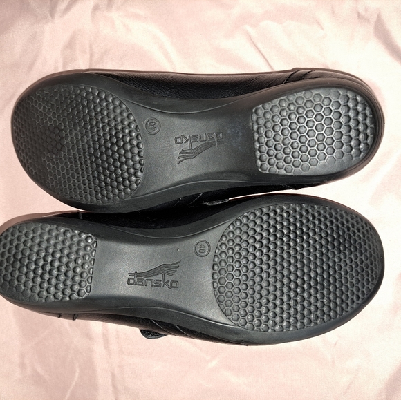 Shoes - Picture 3 of 9